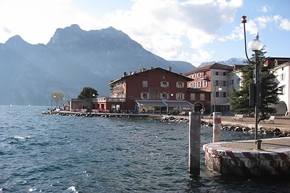 Torbole der Küste
