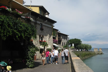 Sirmione il lungolago